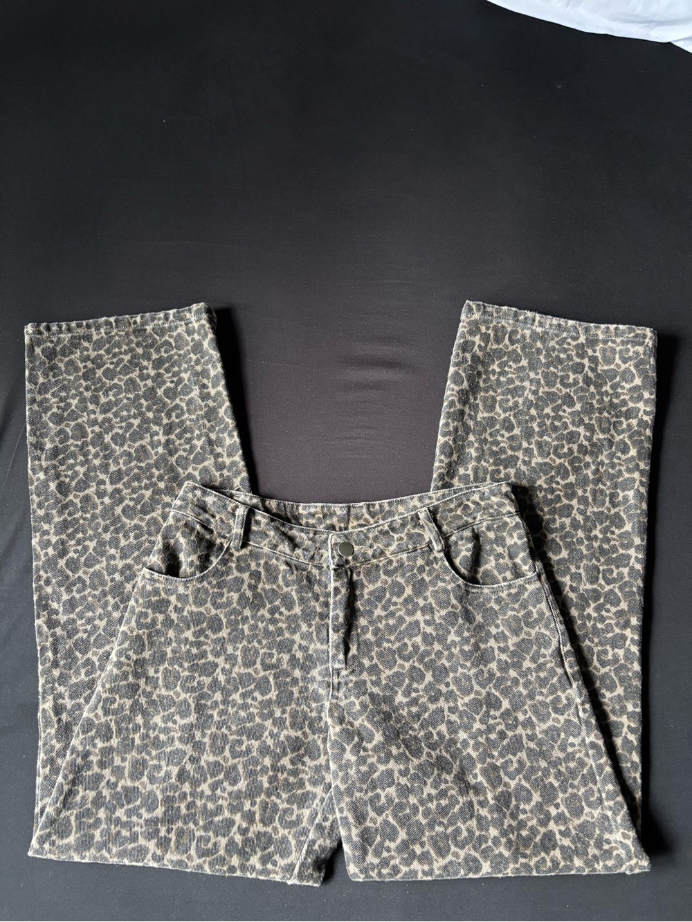 Women’s Straight Leg Jeans in Taupe Leopard Print